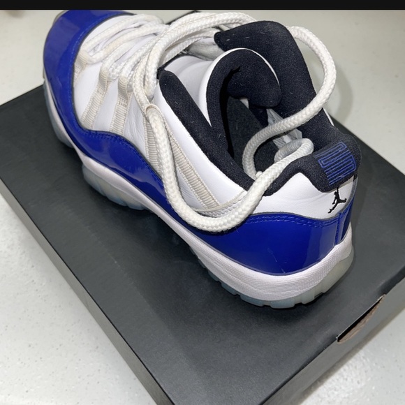 Wmns Air Jordan 11 Retro Low 'Concord Sketch' - Picture 2 of 6